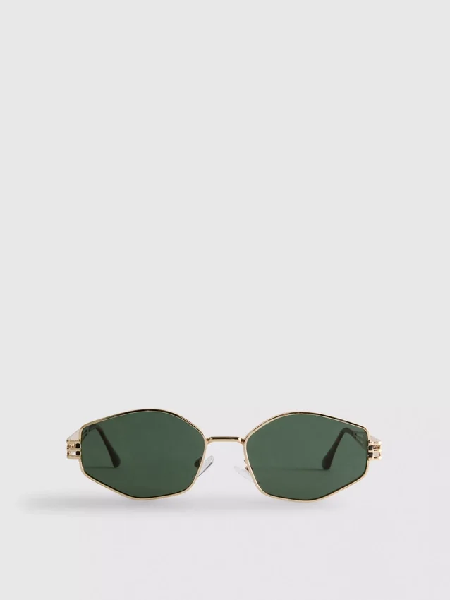 Gafas de sol con montura metálica geométrica