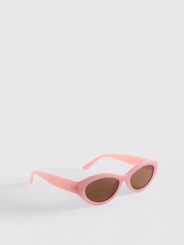 Gafas de sol con montura ovalada