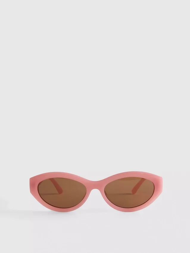 Gafas de sol con montura ovalada