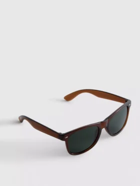 Gafas de sol con montura rectangular