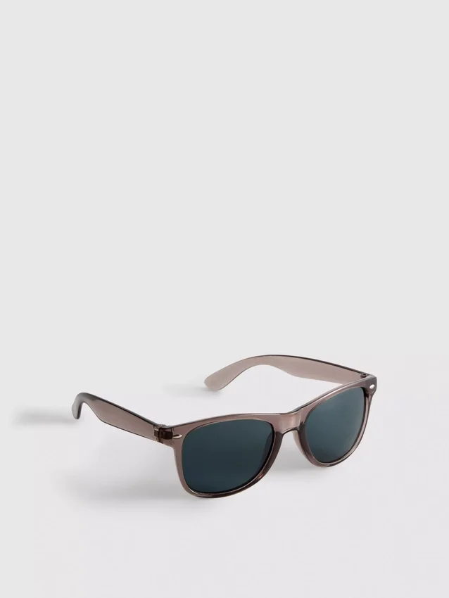 Gafas de sol con montura rectangular