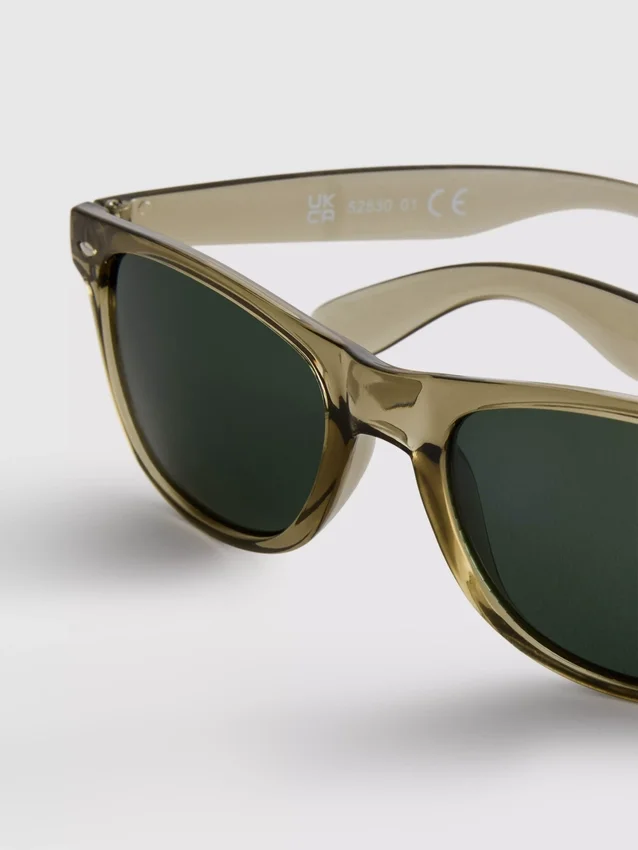 Gafas de sol con montura rectangular