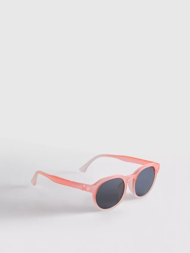 Gafas de sol con montura redonda