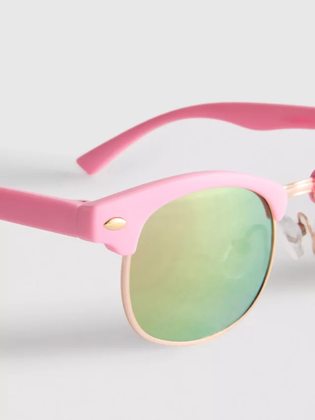 Gafas de sol con montura redonda