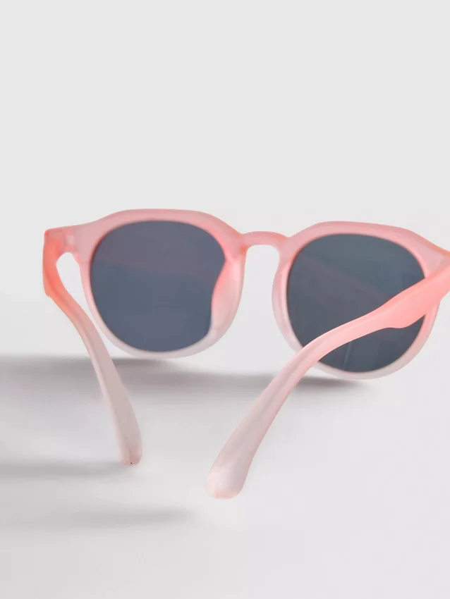 Gafas de sol con montura redonda
