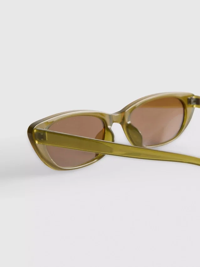 Gafas de sol delgadas estilo ojo de gato
