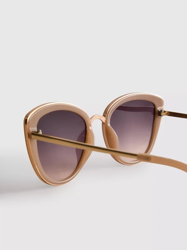 Gafas de sol estilo ojo de gato