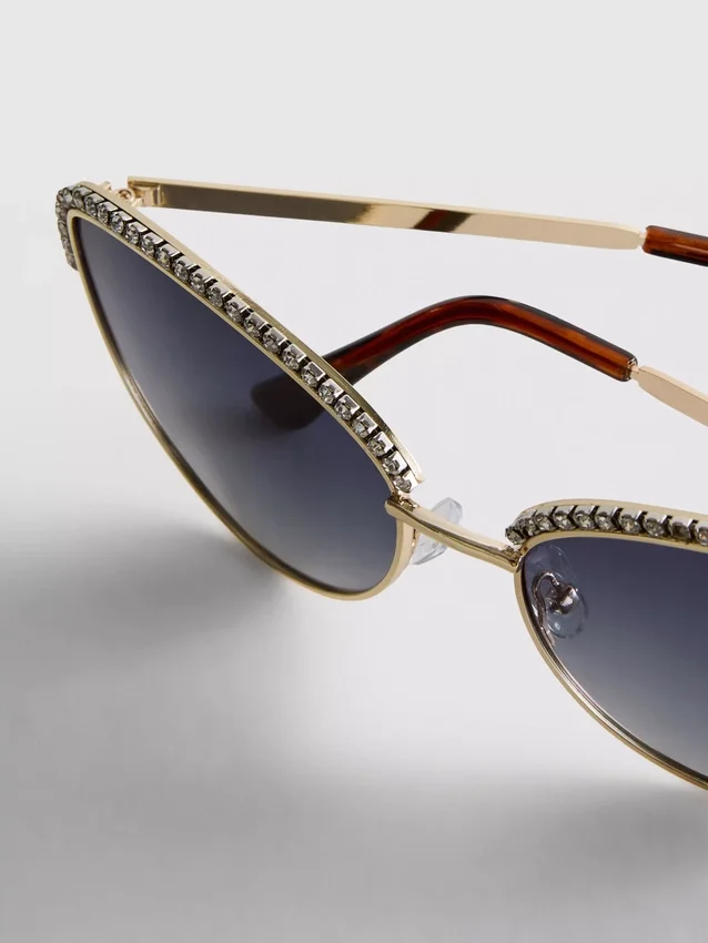 Gafas de sol estilo ojo de gato con pedrería