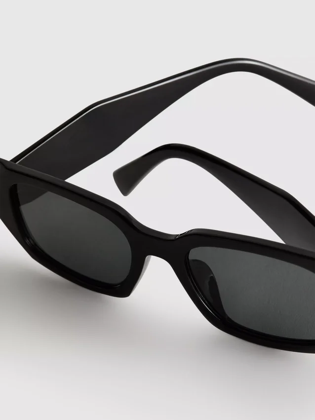 Gafas de sol rectangulares angulares