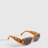 Gafas de sol rectangulares con diseño de carey