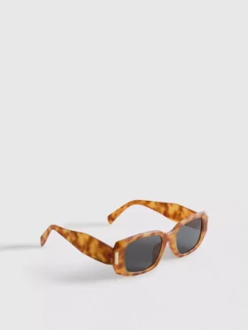 Gafas de sol rectangulares con diseño de carey