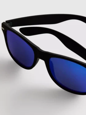 Gafas de sol rectangulares con efecto espejo