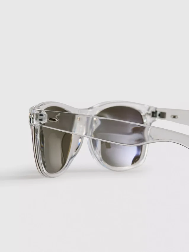 Gafas de sol rectangulares con efecto espejo