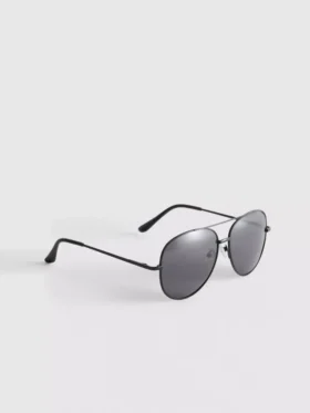 Gafas de sol tipo aviador con cristales tintados