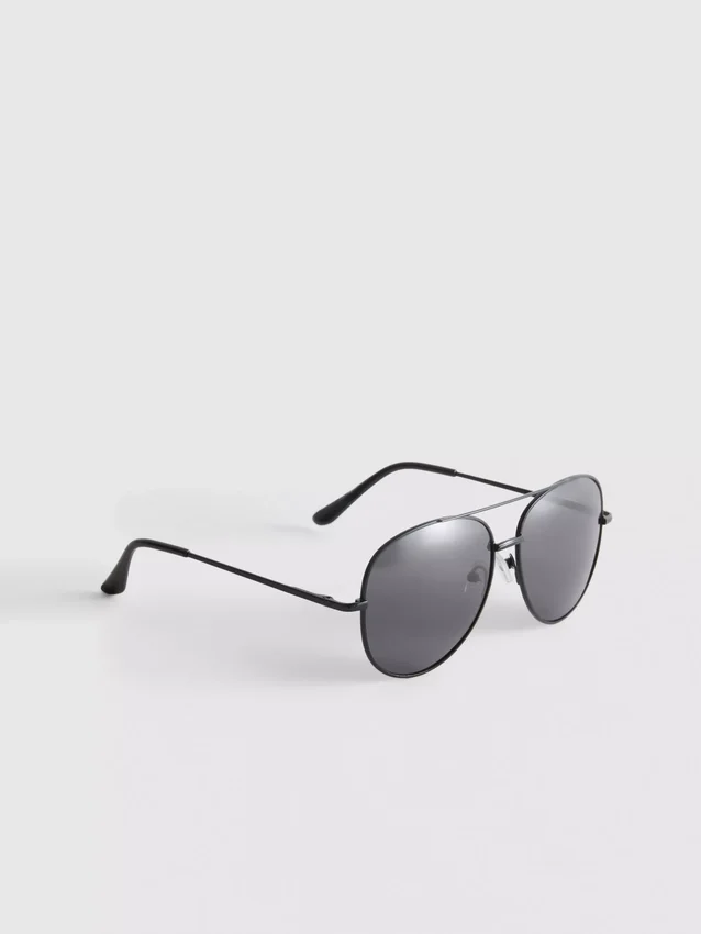 Gafas de sol tipo aviador con cristales tintados