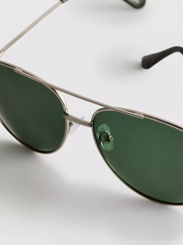 Gafas de sol tipo aviador con cristales tintados