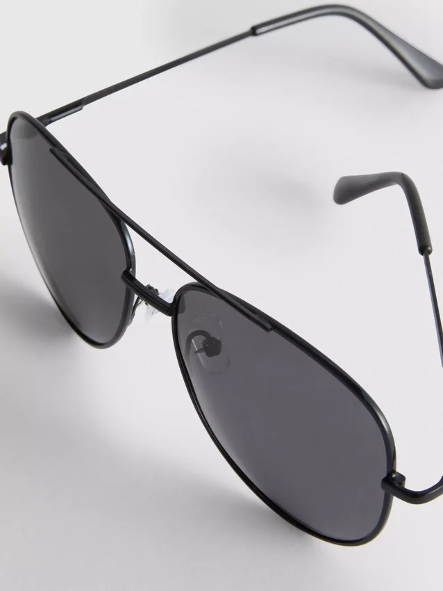 Gafas de sol tipo aviador con cristales tintados