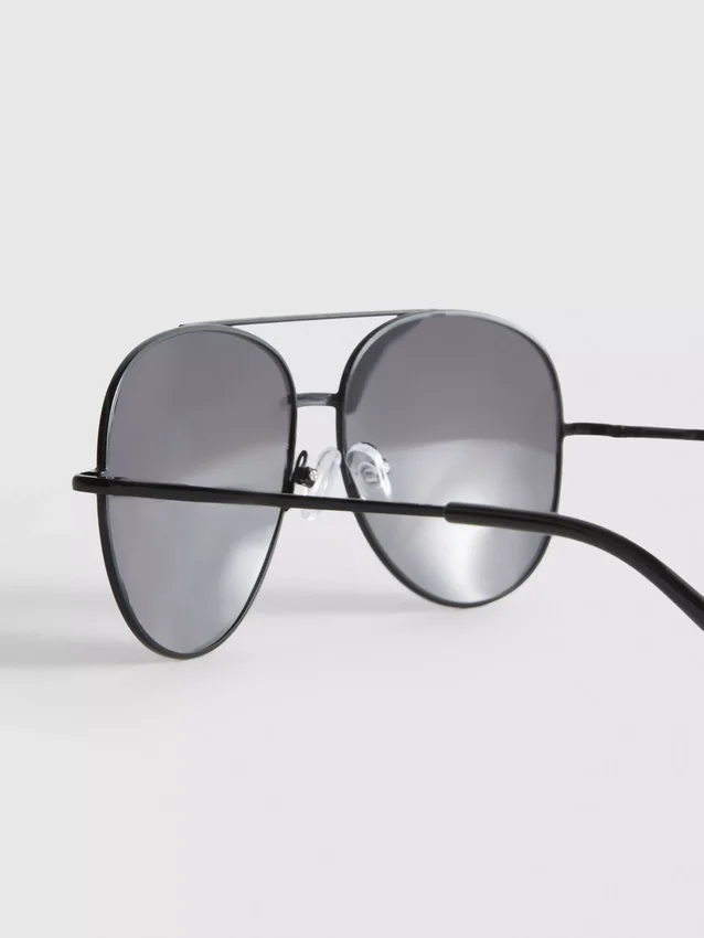 Gafas de sol tipo aviador con cristales tintados