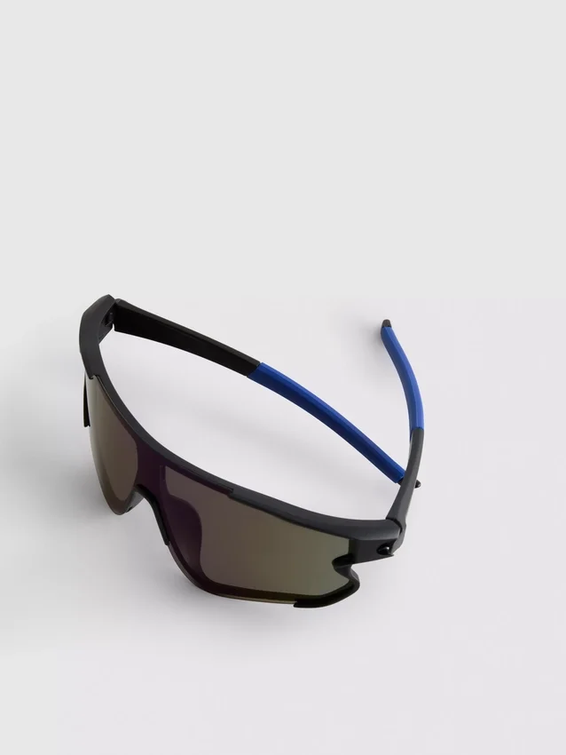 Gafas de sol tipo escudo