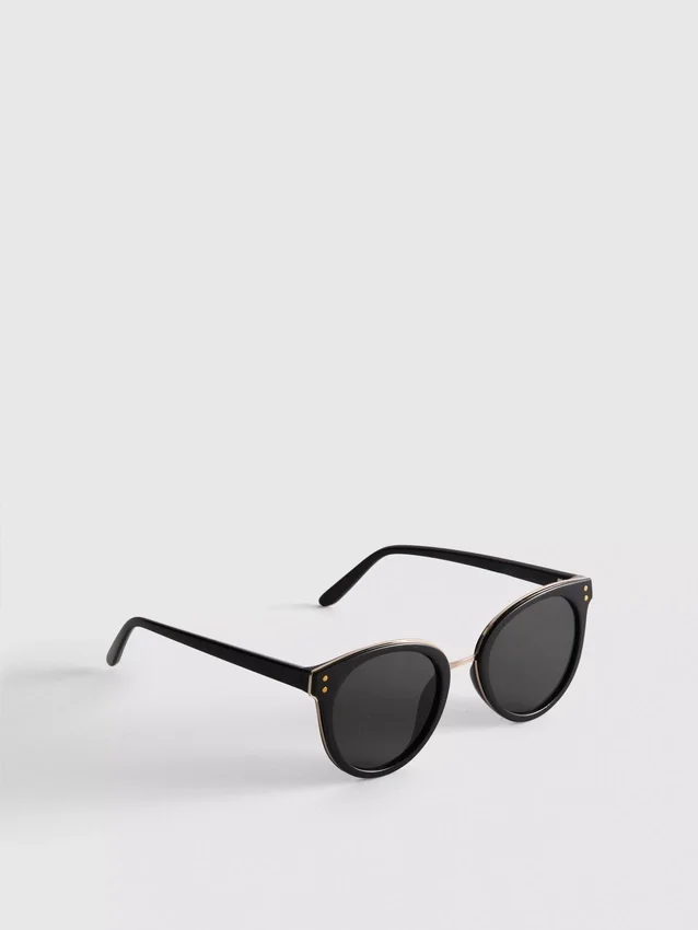 Gafas de sol tipo ojo de gato con barra en la ceja