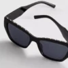 Gafas de sol tipo «ojo de gato» con tachuelas