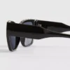 Gafas de sol tipo «ojo de gato» con tachuelas