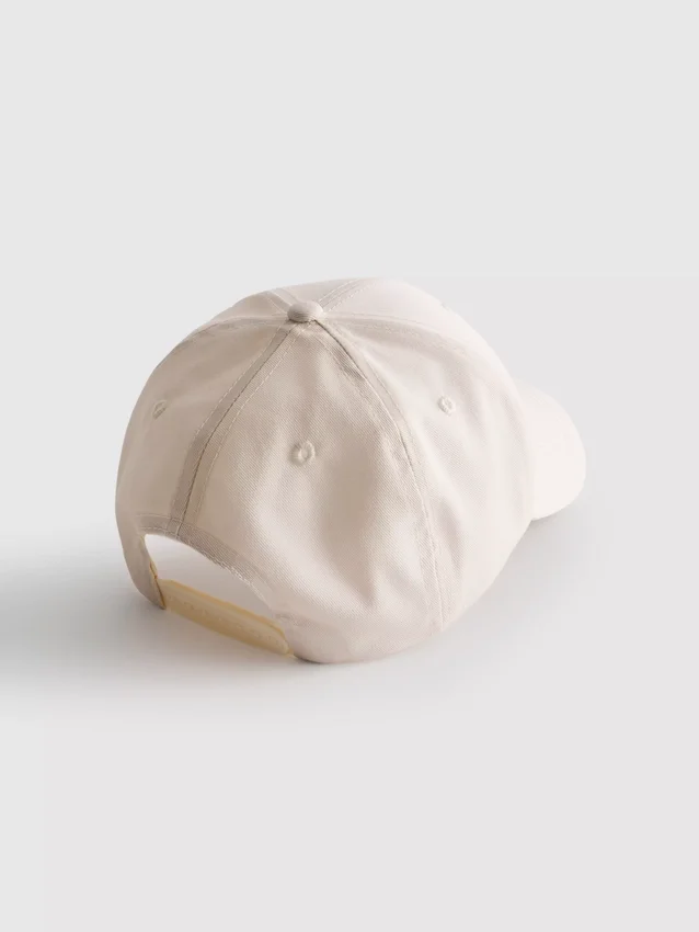 Gorra de béisbol con bloques de color