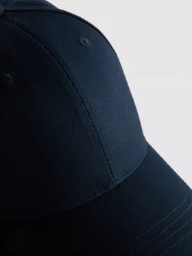 Gorra de béisbol con bloques de color