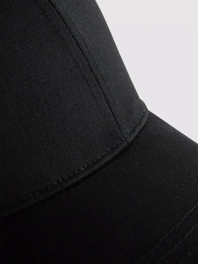 Gorra de béisbol con bloques de color