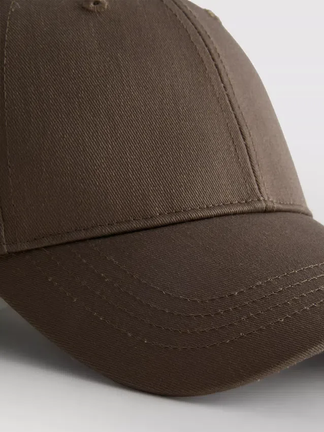 Gorra de béisbol con bloques de color