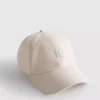 Gorra de béisbol con iniciales bordadas