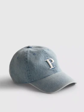 Gorra de mezclilla con iniciales