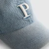 Gorra de mezclilla con iniciales