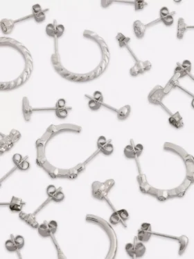 Juego de 15 aretes de botón y aros