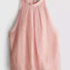 La blusa drapeada con cuello halter y flujo de aire de The Edit