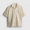 La camisa de manga corta con textura de The Edit