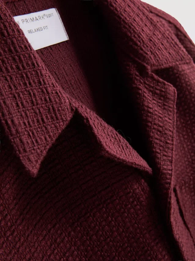 La camisa de manga corta con textura de The Edit