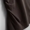 La camiseta asimétrica fruncida de The Edit