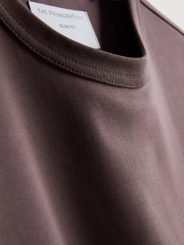 La camiseta de algodón de corte ajustado «The Edit»