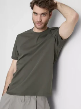 La camiseta slim fit mercerizada de The Edit