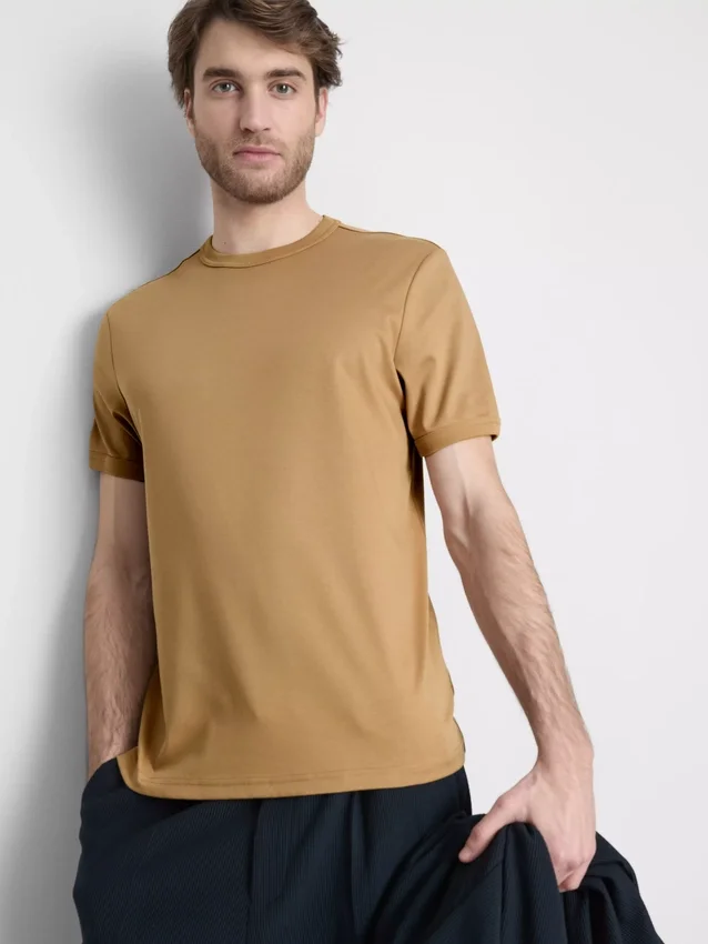 La camiseta slim fit mercerizada de The Edit