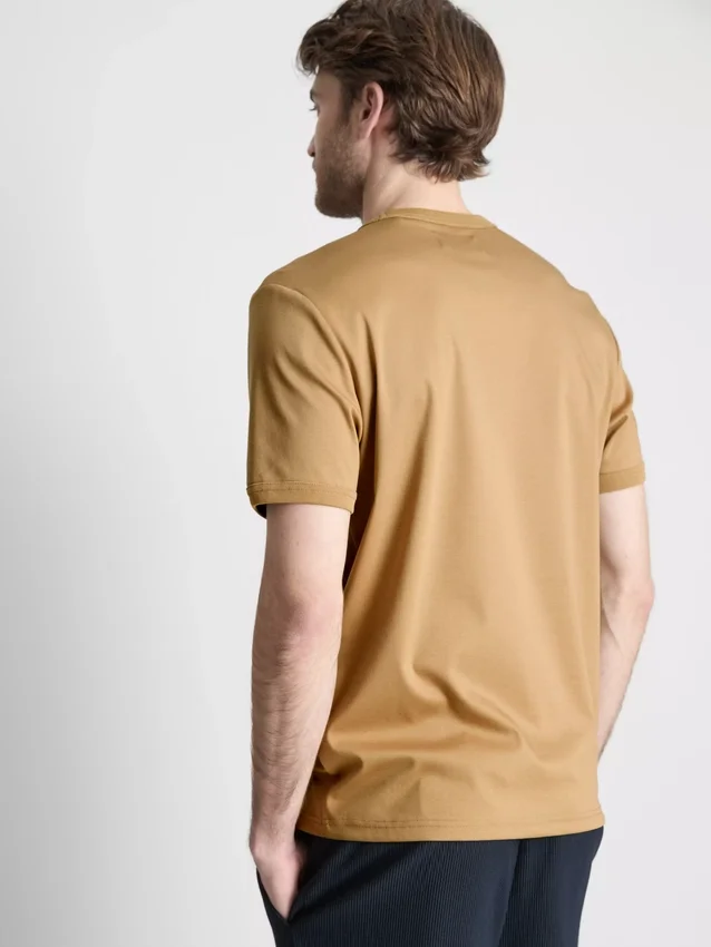La camiseta slim fit mercerizada de The Edit