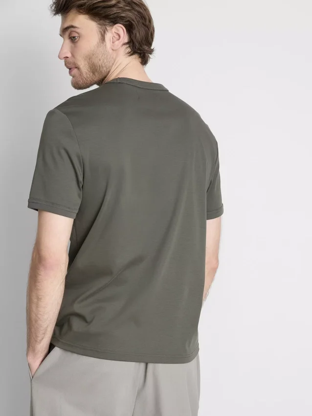 La camiseta slim fit mercerizada de The Edit