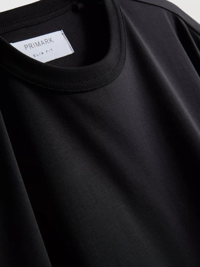 La camiseta slim fit mercerizada de The Edit