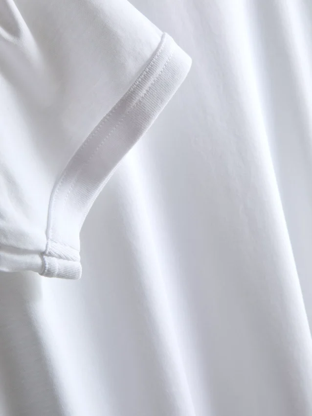 La camiseta slim fit mercerizada de The Edit