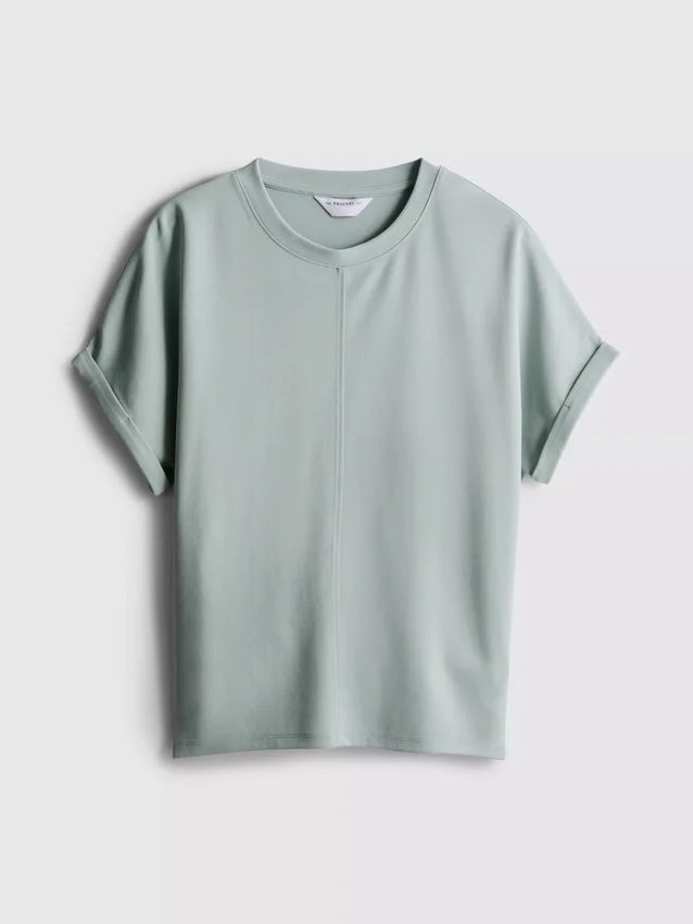 La camiseta «The Edit» con detalle de costura
