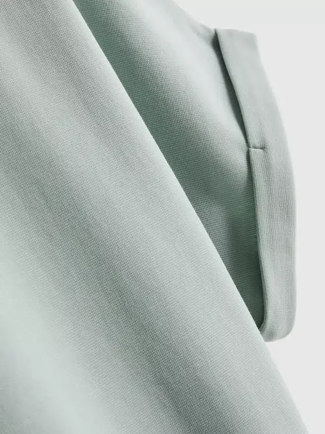 La camiseta «The Edit» con detalle de costura