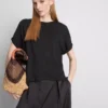 La camiseta «The Edit» con detalle de costura