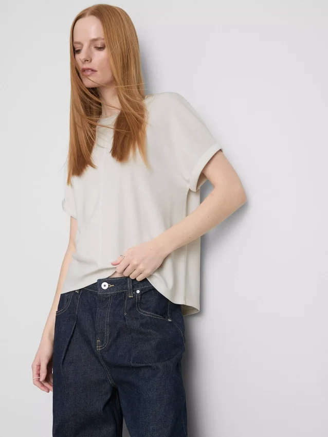 La camiseta «The Edit» con detalle de costura