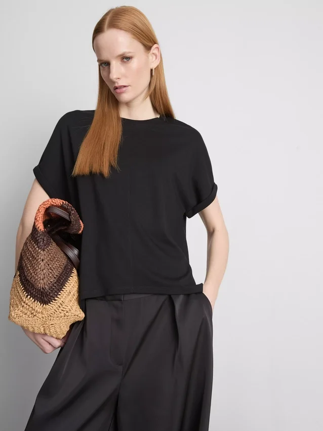La camiseta «The Edit» con detalle de costura